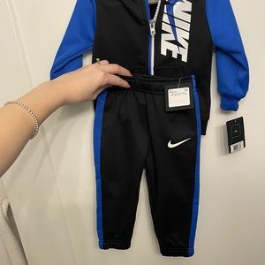 Nike boys two piece sweat suite size 12 month